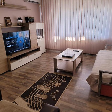 Quiet, Relaxing, Family Friendly Apartment Bucharest Exterior photo